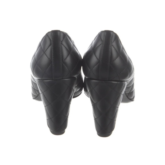 Chanel 2022 Interlocking CC Logo Pumps w/ Tags Size: 8.5 | IT 38.5 - Picture 4 of 5